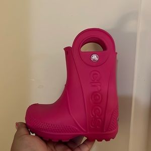 Hot pink croc toddler rain boots . Only Worn a few times.